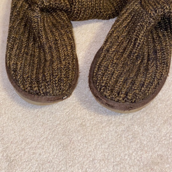 UGG Boots - Picture 6 of 6